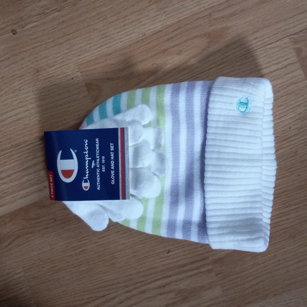 Champion girls hat and gloves set